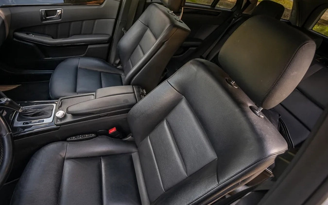 Mercedes-Benz Klasa E cena 33900 przebieg: 284000, rok produkcji 2011 z Ujazd małe 667